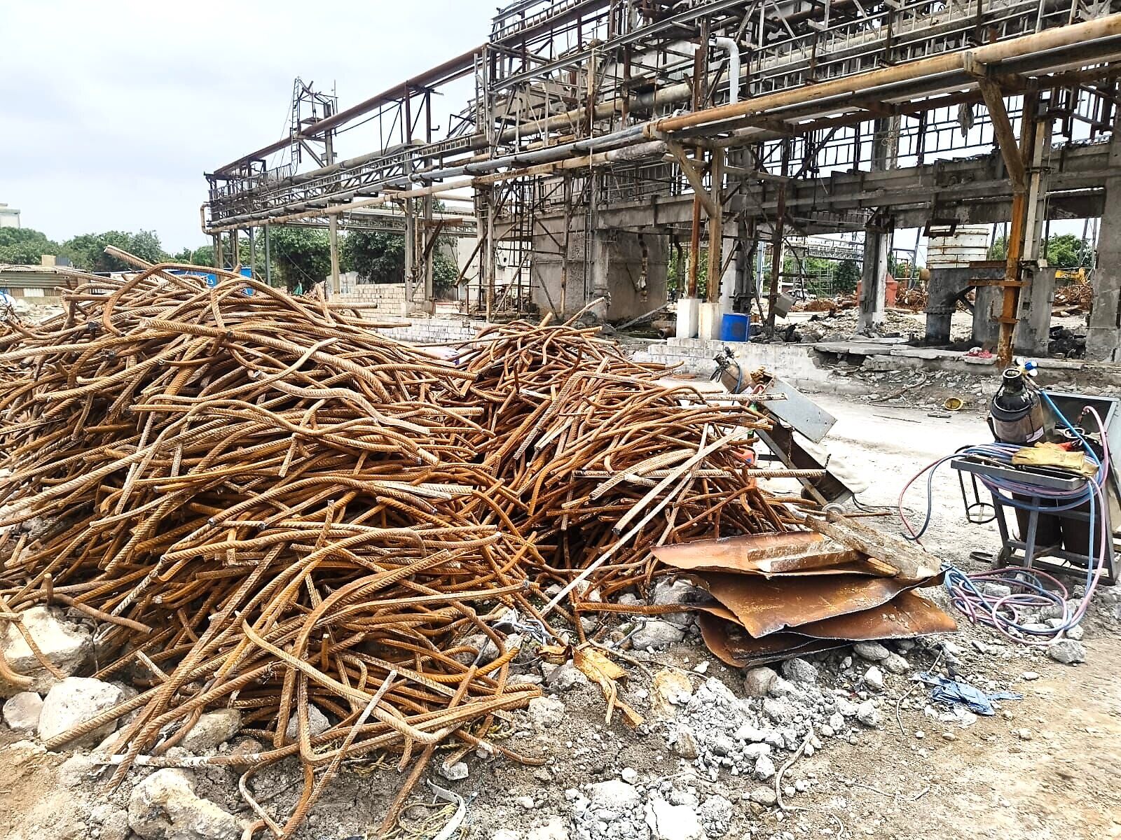 Structural steel recovered during a plant decommissioning project